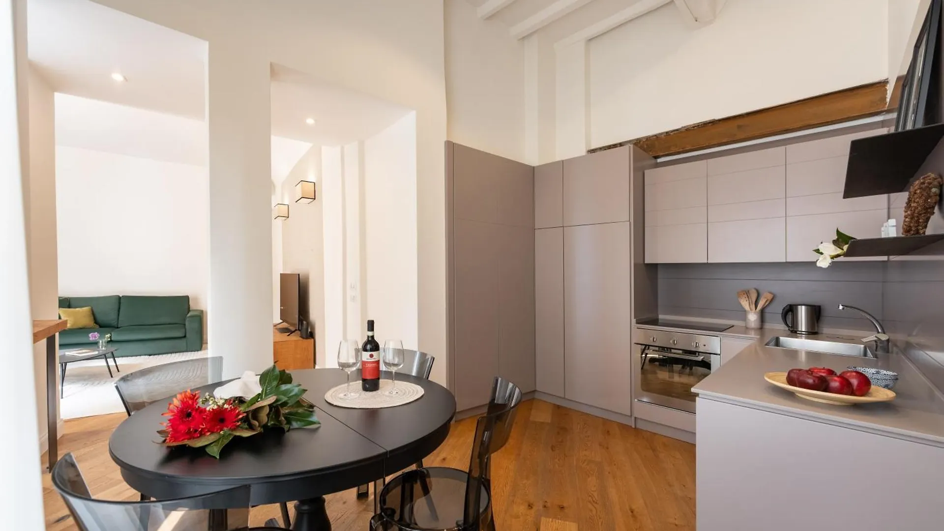 Tg - One Bedroom Luxury Apartment In The Fashion District Florence Italy