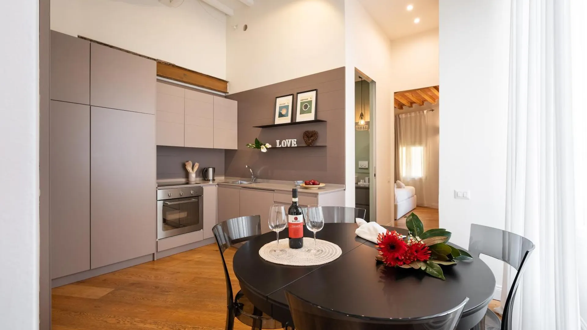 Tg - One Bedroom Luxury Apartment In The Fashion District フィレンツェ 0*,  イタリア